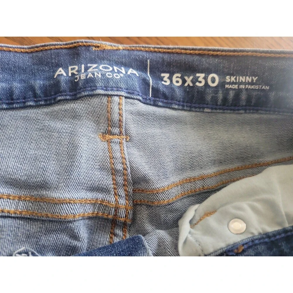 Arizona Jeans Mens Sz 36x30 Skinny Fit Medium Wash Distressed Top